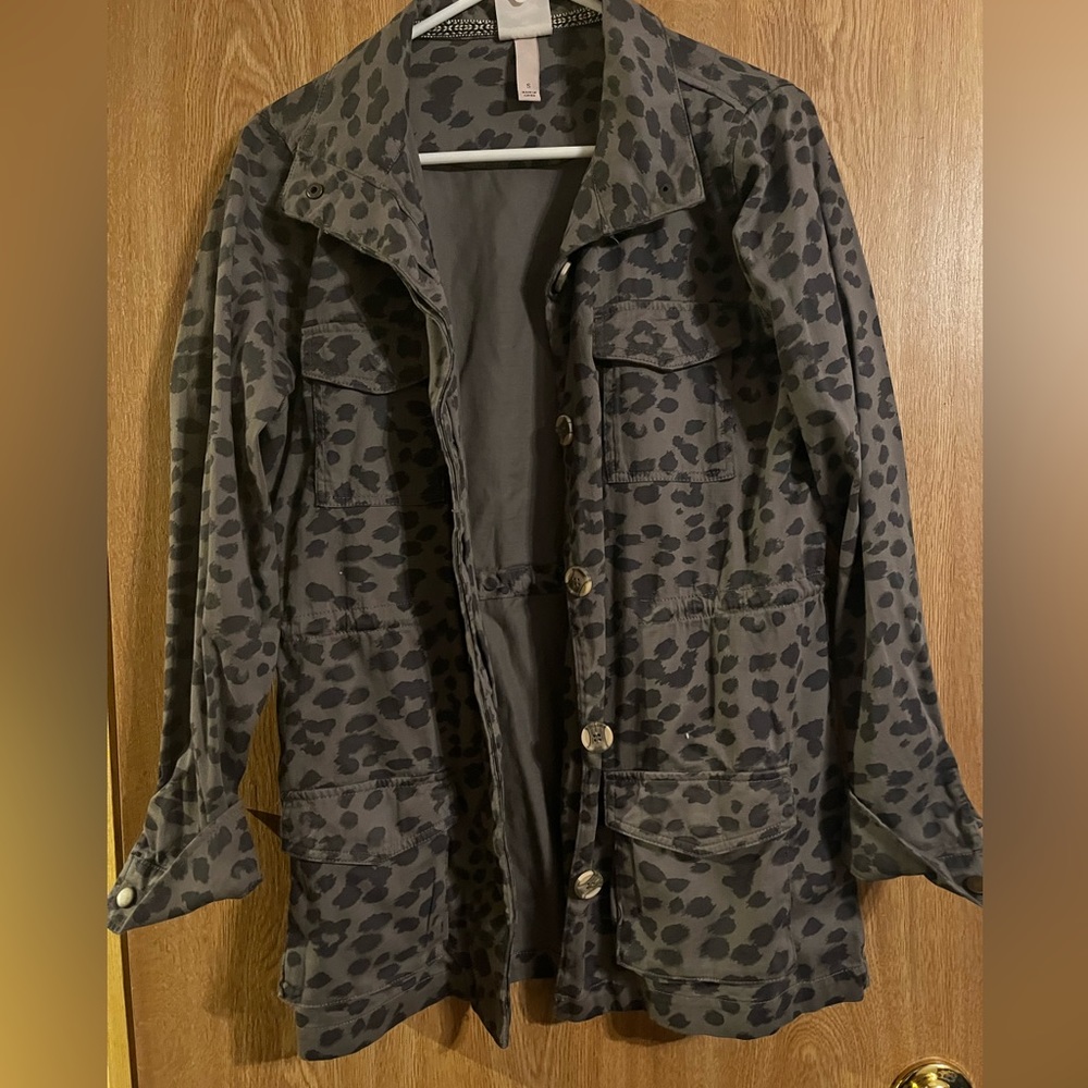 Knox Rose Women’s Leopard Military Type Jacket. Sz S